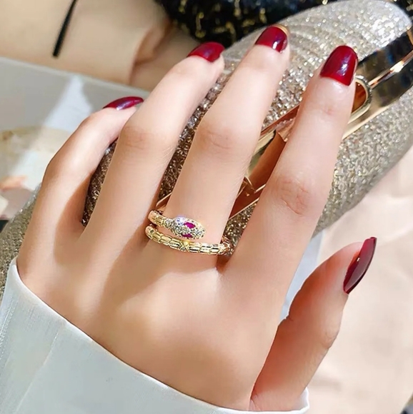 18K Gold Plated Brass Snake Ring made with Swarovski Crystal and Gift Box - Picture 4 of 9